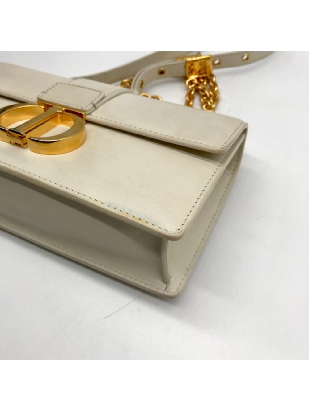 Christian Dior Chalk Leather 30 Montaigne East West Shoulder Bag - Picture 6 of 11
